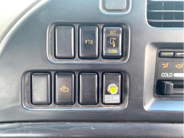 フォワード 　平ボディ　クレーン付　タダノ４段クレーン　ＥＳ２４０４　フックイン　２．９３ｔ吊　荷台内寸：５４８　２１７／ｃｍ　最大積載量：２９００ｋｇ　全塗装済　スペアタイアヤ（47枚目）