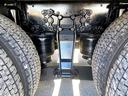 　３８０馬力　塗装済　ラッシングレール２段　後輪エアサス　荷台内寸　（ｃｍ）：長さ９６０　幅２４０　高さ２６５　最大積載量：１３９００ｋｇ　４軸　バックモニター　アドブルー　タンク３００　Ｌ　ｘ　２（30枚目）