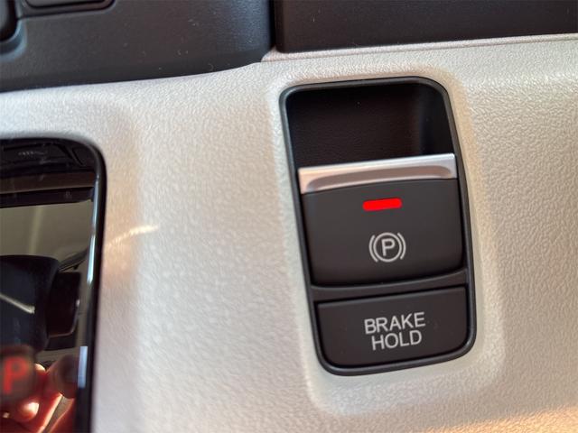 Ｎ－ＢＯＸ ベースグレード　両側スライド・片側電動　クリアランスソナー　オートクルーズコントロール　レーンアシスト　衝突被害軽減システム　オートライト　ＬＥＤヘッドランプ　スマートキー　アイドリングストップ　電動格納ミラー（5枚目）