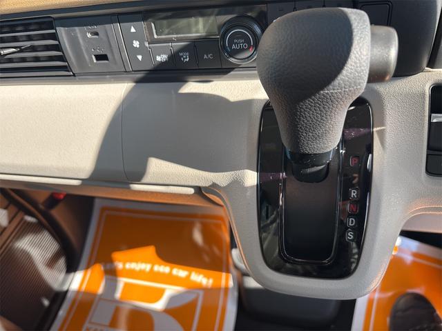 Ｎ－ＢＯＸ ベースグレード　両側スライド・片側電動　クリアランスソナー　オートクルーズコントロール　レーンアシスト　衝突被害軽減システム　オートライト　ＬＥＤヘッドランプ　スマートキー　アイドリングストップ　電動格納ミラー（9枚目）