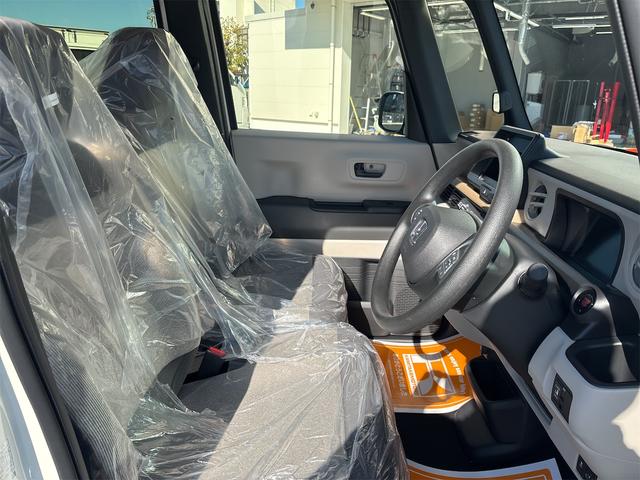 Ｎ－ＢＯＸ ベースグレード　両側スライド・片側電動　クリアランスソナー　オートクルーズコントロール　レーンアシスト　衝突被害軽減システム　オートライト　ＬＥＤヘッドランプ　スマートキー　アイドリングストップ　電動格納ミラー（28枚目）