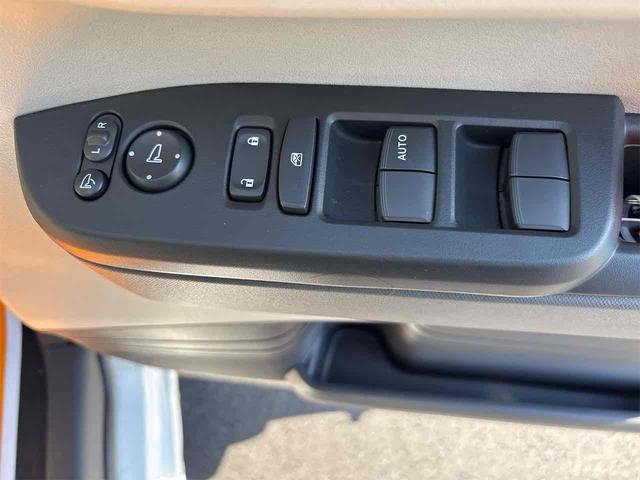 Ｎ－ＢＯＸ ベースグレード　両側スライド・片側電動　クリアランスソナー　オートクルーズコントロール　衝突被害軽減システム　オートライト　ＬＥＤヘッドランプ　スマートキー　アイドリングストップ　電動格納ミラー　シートヒーター（10枚目）