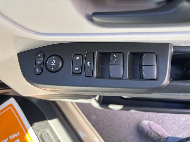 Ｎ－ＢＯＸ ファッションスタイル　両側スライド・片側電動　クリアランスソナー　オートクルーズコントロール　レーンアシスト　衝突被害軽減システム　オートライト　ＬＥＤヘッドランプ　スマートキー　アイドリングストップ　電動格納ミラー（10枚目）