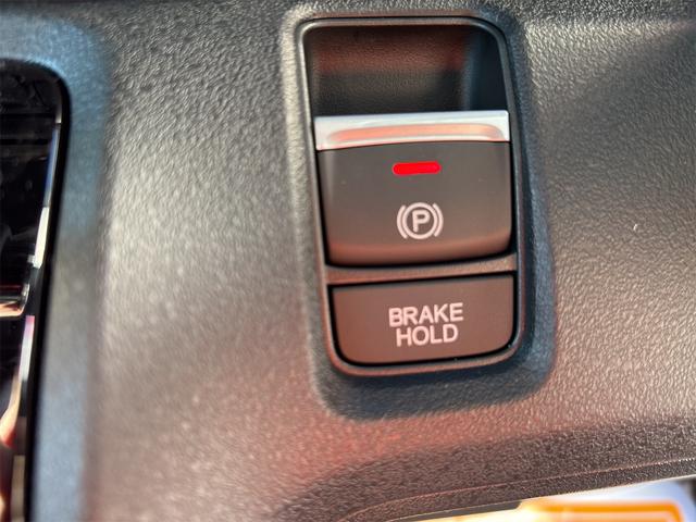 Ｎ－ＢＯＸカスタム ベースグレード　両側スライド・片側電動　クリアランスソナー　オートクルーズコントロール　レーンアシスト　衝突被害軽減システム　オートライト　ＬＥＤヘッドランプ　スマートキー　アイドリングストップ　電動格納ミラー（6枚目）