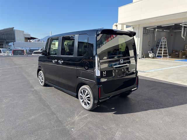 Ｎ－ＢＯＸカスタム ベースグレード　両側スライド・片側電動　クリアランスソナー　オートクルーズコントロール　レーンアシスト　衝突被害軽減システム　オートライト　ＬＥＤヘッドランプ　スマートキー　アイドリングストップ　電動格納ミラー（17枚目）