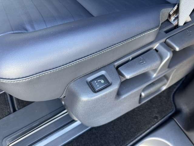 セレナ １．４　ｅ－ＰＯＷＥＲ　ルキシオン　弊社元試乗車　ルキシオン　シートヒーター（9枚目）