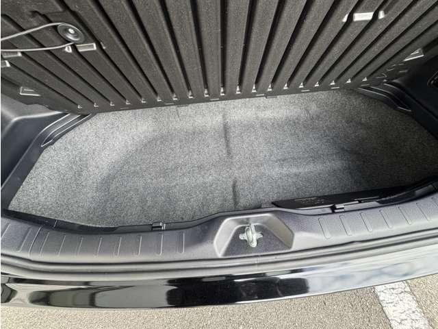 ��e�ʃ��Q�b�W�A���_�[�{�b�N�X�����E�ɍL���[��������A��e�ʂ̎��[�X�y�[�X���m�ہ�