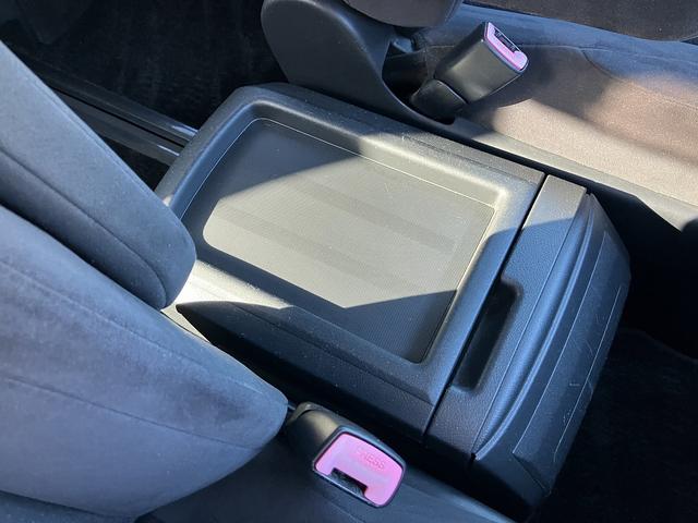 ヴェルファイア 2.4Z プラチナムセレクション ワンオーナー 禁煙車 特別限定車 ダブルサンルーフ ナビTV バックカメラ 後席フリップダウンモニター 両側電動スライドドア 7人乗り パワーバックドア クルーズコントロール ETC ユーザー買取車(29枚目)