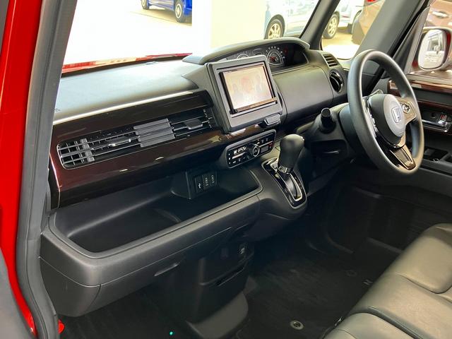 Ｎ－ＢＯＸカスタム Ｌ　コーディネイトスタイル／赤黒ツートンカラー　１オーナー禁煙車　ナビ　ＴＶ　ＤＶＤ　Ｂｌｕｅｔｏｏｔｈ　バックカメラ　ＥＴＣ　前席シートヒーター＆専用合皮シート　両側電動スライドドア　スマートキー（23枚目）