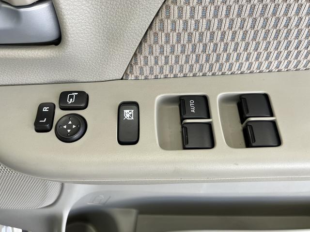 エブリイワゴン ＰＺターボ　ハイルーフ　ナビＴＶ　ＣＤ／ＤＶＤ　バックカメラ　ＥＴＣ　スズキセーフティサポート　左電動スライドドア　オートステップ　ＨＩＤライト　クリアランスソナー　シートヒーター　スマートキー　オートライト（26枚目）