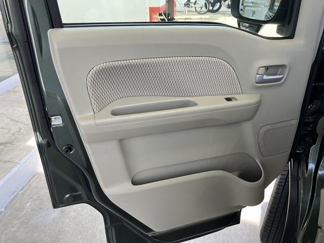 エブリイワゴン ＰＺターボ　ハイルーフ　ナビＴＶ　ＣＤ／ＤＶＤ　バックカメラ　ＥＴＣ　スズキセーフティサポート　左電動スライドドア　オートステップ　ＨＩＤライト　クリアランスソナー　シートヒーター　スマートキー　オートライト（35枚目）