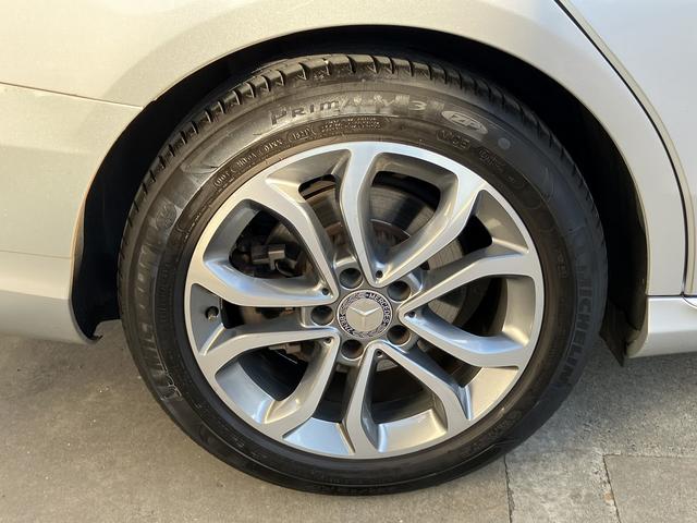 Ｃクラスステーションワゴン Ｃ１８０ステーションワゴン　アバンギャルド　禁煙車　ワンオーナー　パワーシート　クルーズコントロール　純正１７インチアルミ　ナビ　バックカメラ　ＥＴＣ　リアフォグ（32枚目）