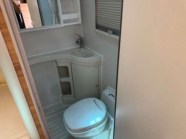 カムロード ベースグレード ダイレクトカーズ製トリッププレミアム リチウム/クーラー/FFヒーター/ソーラーP(24枚目)