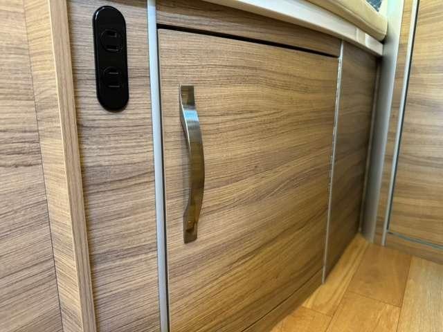 カムロード ベースグレード ダイレクトカーズ製トリッププレミアム リチウム/クーラー/FFヒーター/ソーラーP(65枚目)