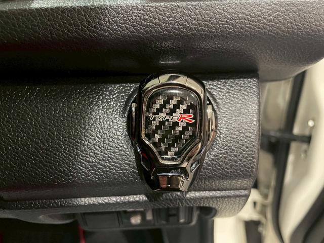 シビック タイプＲ　６速ＭＴ／無限フロント・サイド・リヤスポイラー／無限テールレンズ／クリフォードセキュリティ／純正２１インチアルミホイール／Ｂｌｕｅｔｏｏｔｈ接続（12枚目）