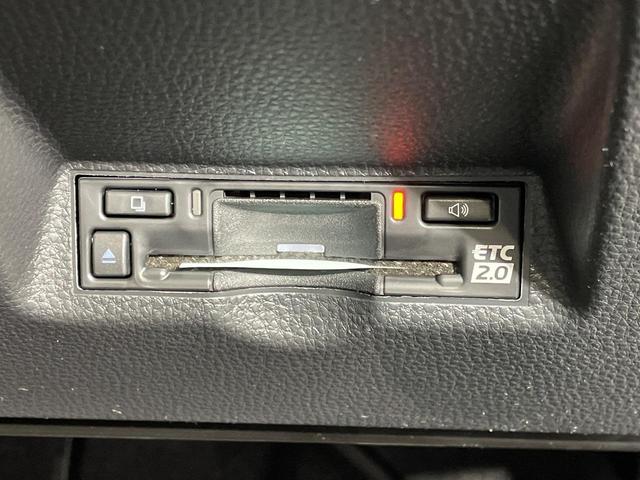 ヤリスクロス ハイブリッドZ 登録済未使用車 全周囲カメラ 衝突被害軽減システム レーダークルーズ ハーフレザーシート パワーシート コーナーセンサー スマートキー LEDヘッド ETC2.0 純正18インチアルミ 車線逸脱警報(8枚目)