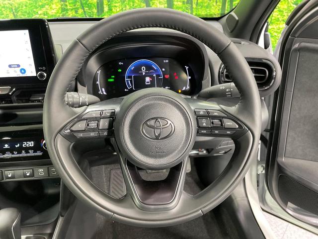 ヤリスクロス ハイブリッドZ 登録済未使用車 全周囲カメラ 衝突被害軽減システム レーダークルーズ ハーフレザーシート パワーシート コーナーセンサー スマートキー LEDヘッド ETC2.0 純正18インチアルミ 車線逸脱警報(9枚目)