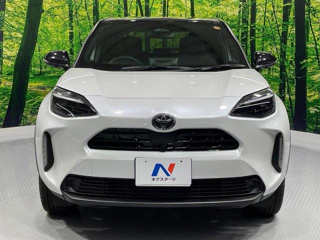 ヤリスクロス ハイブリッドZ 登録済未使用車 全周囲カメラ 衝突被害軽減システム レーダークルーズ ハーフレザーシート パワーシート コーナーセンサー スマートキー LEDヘッド ETC2.0 純正18インチアルミ 車線逸脱警報(15枚目)