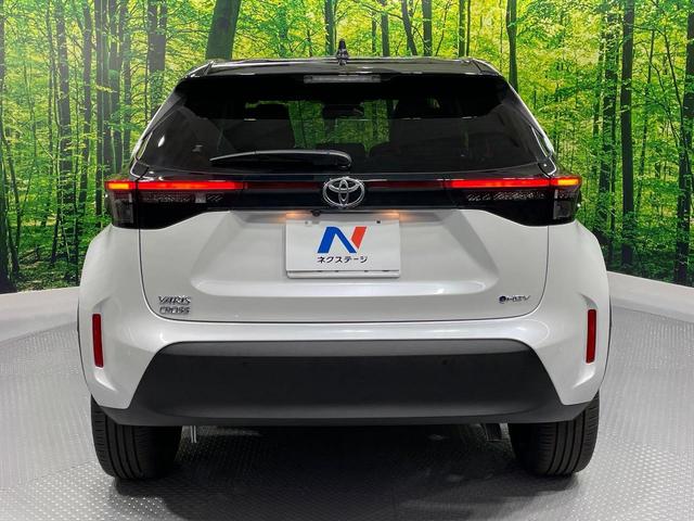 ヤリスクロス ハイブリッドZ 登録済未使用車 全周囲カメラ 衝突被害軽減システム レーダークルーズ ハーフレザーシート パワーシート コーナーセンサー スマートキー LEDヘッド ETC2.0 純正18インチアルミ 車線逸脱警報(16枚目)