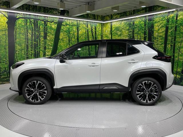 ヤリスクロス ハイブリッドZ 登録済未使用車 全周囲カメラ 衝突被害軽減システム レーダークルーズ ハーフレザーシート パワーシート コーナーセンサー スマートキー LEDヘッド ETC2.0 純正18インチアルミ 車線逸脱警報(22枚目)