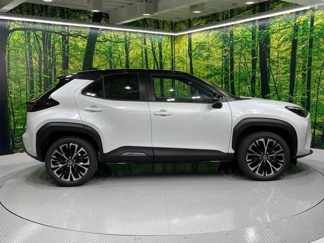 ヤリスクロス ハイブリッドZ 登録済未使用車 全周囲カメラ 衝突被害軽減システム レーダークルーズ ハーフレザーシート パワーシート コーナーセンサー スマートキー LEDヘッド ETC2.0 純正18インチアルミ 車線逸脱警報(23枚目)