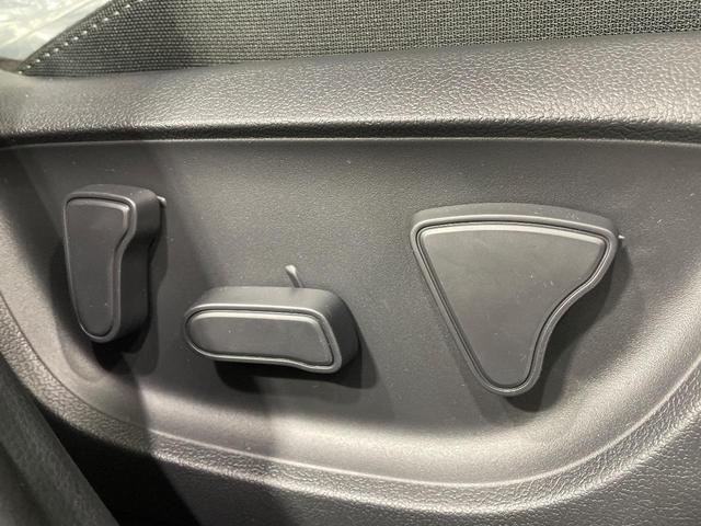 ヤリスクロス ハイブリッドZ 登録済未使用車 全周囲カメラ 衝突被害軽減システム レーダークルーズ ハーフレザーシート パワーシート コーナーセンサー スマートキー LEDヘッド ETC2.0 純正18インチアルミ 車線逸脱警報(34枚目)