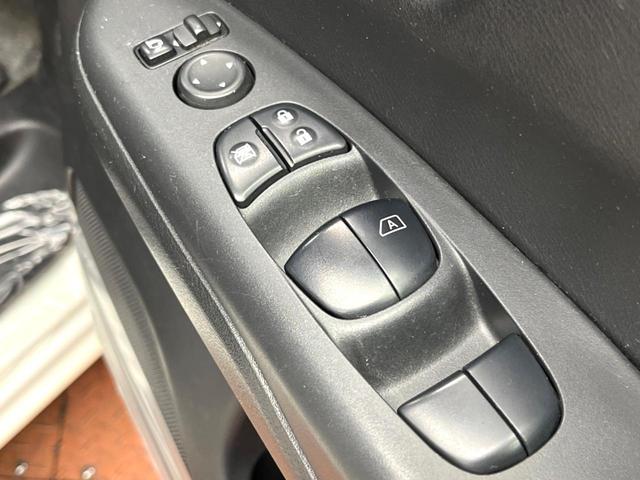 セレナ ハイウェイスター　プロパイロットエディション　後席モニター　両側電動ドア　純正９型ナビ　バックカメラ　プロパイロット　コーナーセンサー　オートブレーキホールド　ＨＩＤヘッド　純正１６インチアルミ　純正革巻きハンドル　ビルトインＥＴＣ　ドラレコ（30枚目）