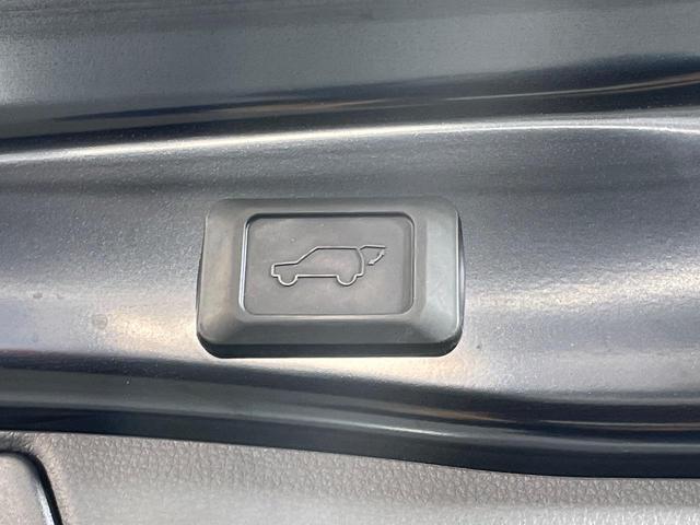 ＲＡＶ４ アドベンチャー　４ＷＤ　ＪＡＯＳエアロ　純正９型ナビ　バックカメラ　衝突被害軽減システム　レーダークルーズ　禁煙車　電動リアゲート　シートエアコン　シートヒーター　コーナーセンサー　ステアリングヒーター　ＥＴＣ（8枚目）