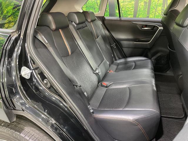 ＲＡＶ４ アドベンチャー　４ＷＤ　ＪＡＯＳエアロ　純正９型ナビ　バックカメラ　衝突被害軽減システム　レーダークルーズ　禁煙車　電動リアゲート　シートエアコン　シートヒーター　コーナーセンサー　ステアリングヒーター　ＥＴＣ（10枚目）