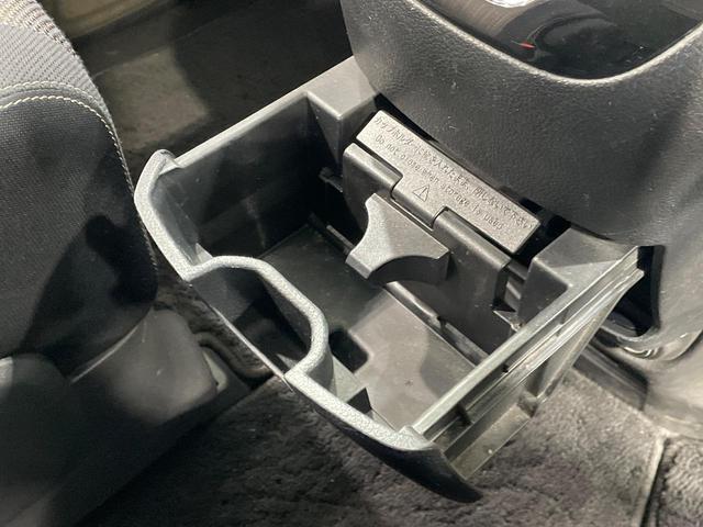 セレナ ハイウェイスター　Ｖセレ＋セーフティ　ＳＨＶ　Ａセフ　両側電動ドア　純正ＳＤナビ　後席モニター　全周囲カメラ　衝突被害軽減システム　禁煙車　ドラレコ　コーナーセンサー　ＬＥＤヘッド　ビルトインＥＴＣ　クルコン　純正１６インチアルミ　車線逸脱警報（61枚目）