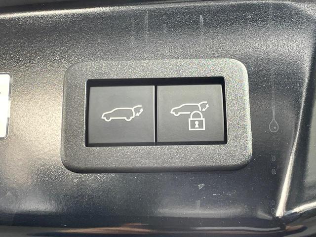 プリウス Z モデリスタエアロ 純正12.3インチナビ 禁煙車 セーフティセンス パノラミックビューモニター ブラインドスポットモニター シートベンチレーション ビルトインETC パワーバックドア ワイヤレス充電器(43枚目)