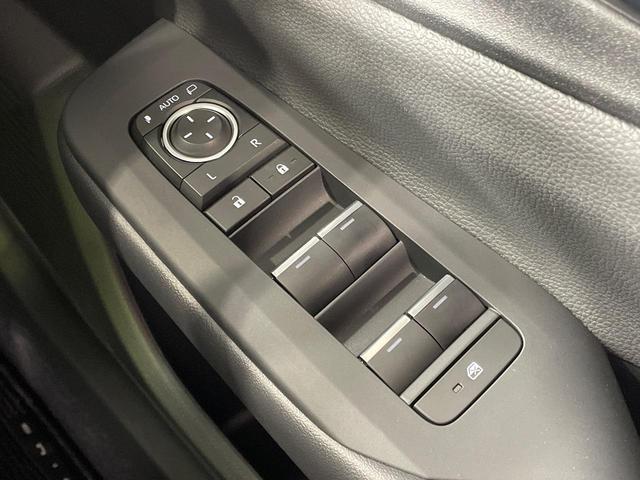 プリウス Z モデリスタエアロ 純正12.3インチナビ 禁煙車 セーフティセンス パノラミックビューモニター ブラインドスポットモニター シートベンチレーション ビルトインETC パワーバックドア ワイヤレス充電器(47枚目)