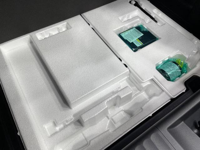 プリウス Z モデリスタエアロ 純正12.3インチナビ 禁煙車 セーフティセンス パノラミックビューモニター ブラインドスポットモニター シートベンチレーション ビルトインETC パワーバックドア ワイヤレス充電器(58枚目)