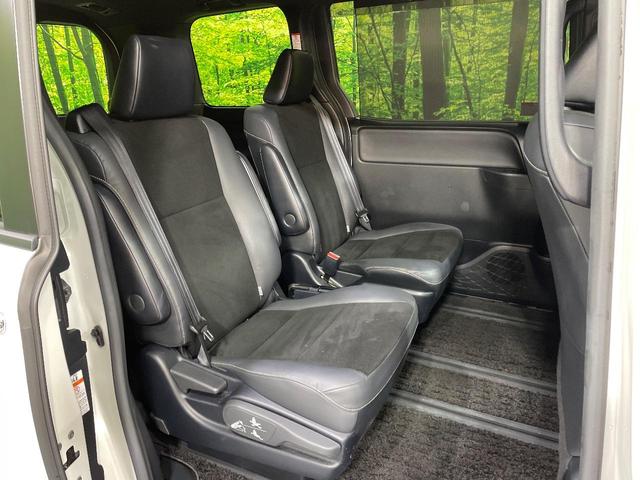 ノア ハイブリッドＳｉ　ダブルバイビーＩＩＩ　純正９型ナビ　禁煙車　セーフティセンス　両側電動スライドドア　バックカメラ　ＥＴＣ　ドライブレコーダー　前席シートヒーター　クルーズコントロール　リアオートエアコン　ＬＥＤヘッドライト（9枚目）