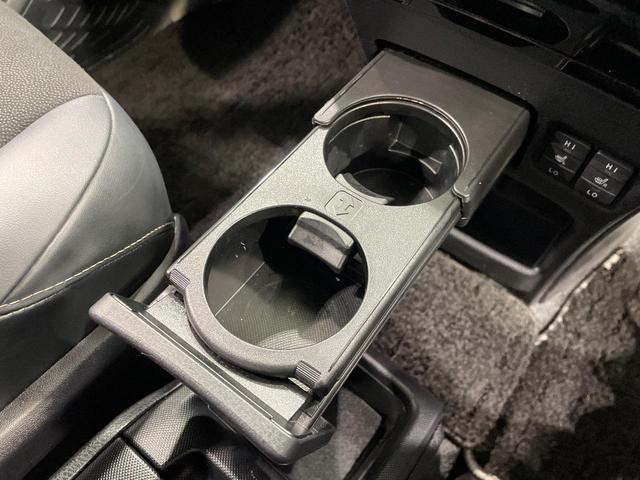 ノア ハイブリッドＳｉ　ダブルバイビーＩＩＩ　純正９型ナビ　禁煙車　セーフティセンス　両側電動スライドドア　バックカメラ　ＥＴＣ　ドライブレコーダー　前席シートヒーター　クルーズコントロール　リアオートエアコン　ＬＥＤヘッドライト（54枚目）