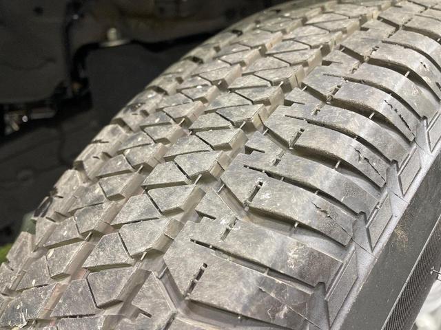 ジムニー ＸＣ　４ＷＤ　ＳＤナビ　衝突被害軽減システム　禁煙車　スマートキー　ＬＥＤヘッド　ＥＴＣ　クルコン　純正１６インチアルミ　オートハイビーム　車線逸脱警報　オートライト　オートエアコン　Ｂｌｕｅｔｏｏｔｈ（27枚目）