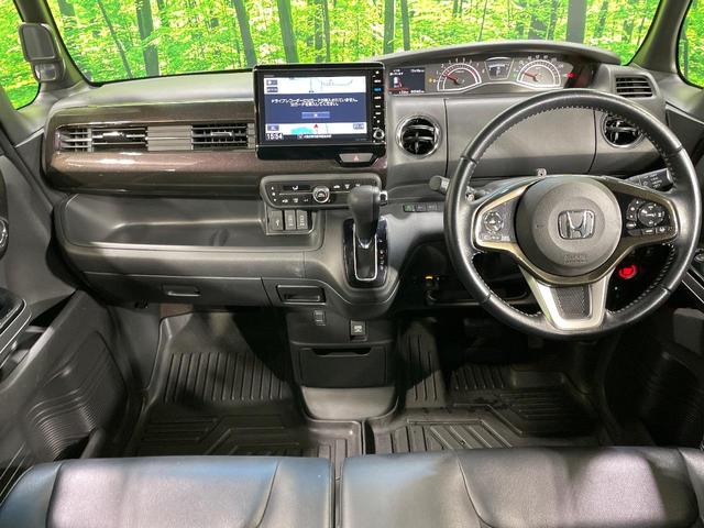 N-BOXカスタム G・Lターボホンダセンシング 純正8インチナビ バックカメラ 両側電動スライドドア パドルシフト ETC LEDヘッドライト グレード専用純正15インチアルミホイール ドライブレコーダー フルセグTV 禁煙車 スマートキー(2枚目)