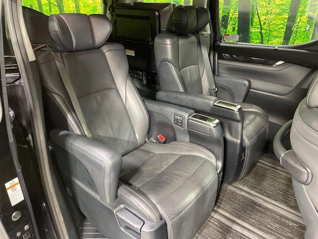 アルファード ２．５Ｓ　Ｃパッケージ　ＢＩＧ－Ｘ１１インチナビ　フリップダウンモニター　セーフティセンス　禁煙車　レーダークルーズコントロール　デジタルインナーミラー　バックカメラ　ＥＴＣ　ハンドルヒーター　前席シートベンチレーション（9枚目）