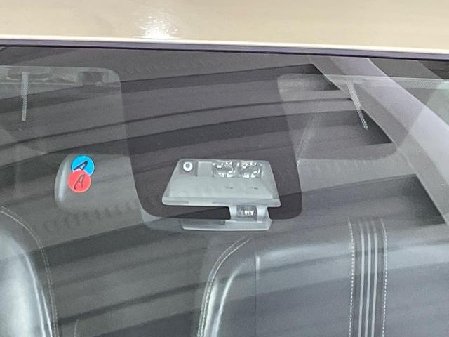 アクア クロスオーバー　ＳＤナビ　禁煙車　ＥＴＣ　スマートキー＆プッシュスタート　Ｂｌｕｅｔｏｏｔｈ接続可　オートライト　オートエアコン　オートハイビーム　フルセグ　ＬＥＤヘッドライト　純正１６インチアルミ（3枚目）