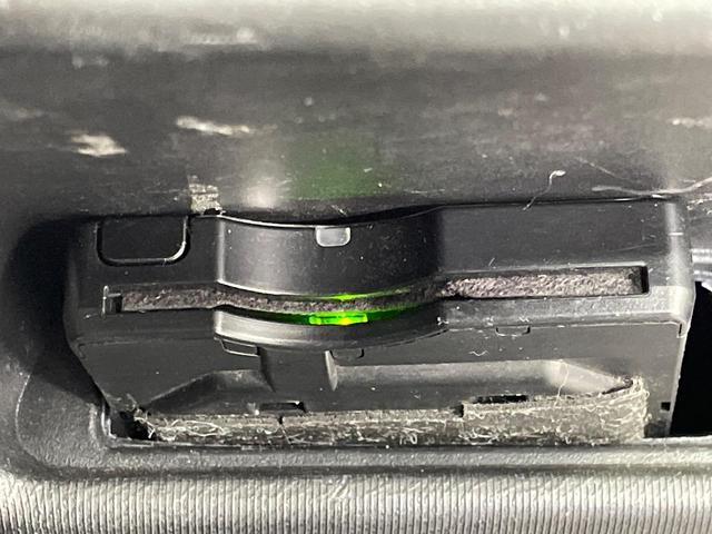 アクア クロスオーバー　ＳＤナビ　禁煙車　ＥＴＣ　スマートキー＆プッシュスタート　Ｂｌｕｅｔｏｏｔｈ接続可　オートライト　オートエアコン　オートハイビーム　フルセグ　ＬＥＤヘッドライト　純正１６インチアルミ（5枚目）