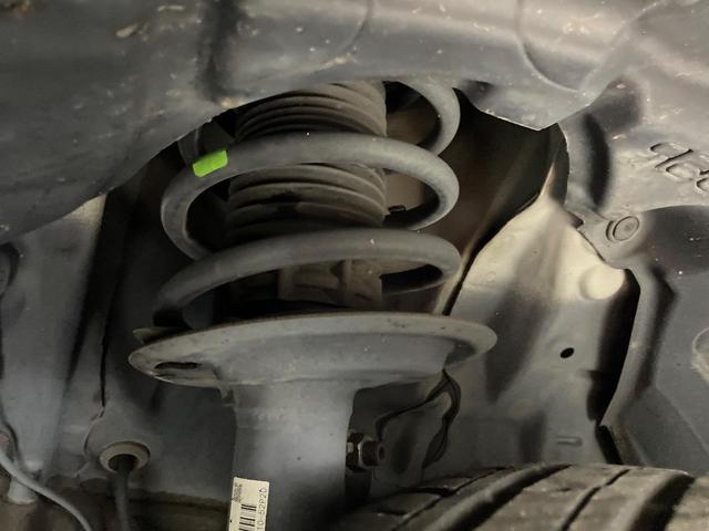 アクア クロスオーバー　ＳＤナビ　禁煙車　ＥＴＣ　スマートキー＆プッシュスタート　Ｂｌｕｅｔｏｏｔｈ接続可　オートライト　オートエアコン　オートハイビーム　フルセグ　ＬＥＤヘッドライト　純正１６インチアルミ（20枚目）