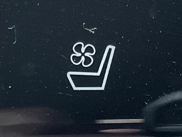 ハリアー プレミアム　メタル　アンド　レザーパッケージ　メーカー９ナビ　バックカメラ　衝突被害軽減システム　レーダークルーズ　禁煙車　電動リアゲート　レザーシート　前席シートエアコン　ドラレコ　コーナーセンサー　ビルトインＥＴＣ（7枚目）