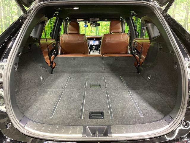 ハリアー プレミアム　メタル　アンド　レザーパッケージ　メーカー９ナビ　バックカメラ　衝突被害軽減システム　レーダークルーズ　禁煙車　電動リアゲート　レザーシート　前席シートエアコン　ドラレコ　コーナーセンサー　ビルトインＥＴＣ（13枚目）