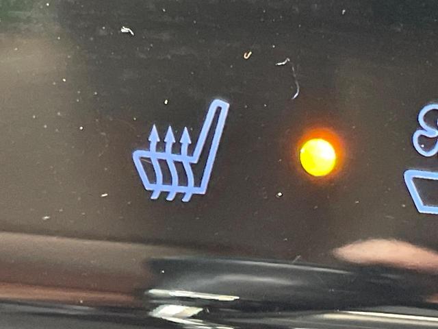 ハリアー プレミアム　メタル　アンド　レザーパッケージ　メーカー９ナビ　バックカメラ　衝突被害軽減システム　レーダークルーズ　禁煙車　電動リアゲート　レザーシート　前席シートエアコン　ドラレコ　コーナーセンサー　ビルトインＥＴＣ（32枚目）