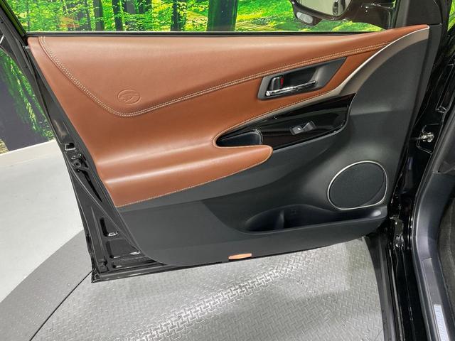 ハリアー プレミアム　メタル　アンド　レザーパッケージ　メーカー９ナビ　バックカメラ　衝突被害軽減システム　レーダークルーズ　禁煙車　電動リアゲート　レザーシート　前席シートエアコン　ドラレコ　コーナーセンサー　ビルトインＥＴＣ（41枚目）