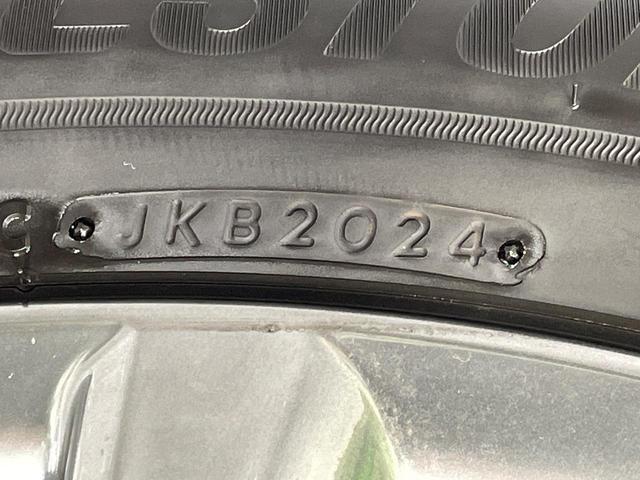 ハリアー プレミアム　メタル　アンド　レザーパッケージ　メーカー９ナビ　バックカメラ　衝突被害軽減システム　レーダークルーズ　禁煙車　電動リアゲート　レザーシート　前席シートエアコン　ドラレコ　コーナーセンサー　ビルトインＥＴＣ（63枚目）