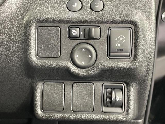 ノート Ｘ　ＤＩＧ－Ｓ　純正ＳＤナビ　バックカメラ　禁煙車　スマートキー　ＥＴＣ　Ｂｌｕｅｔｏｏｔｈ　地デジ　電動格納ミラー　アイドリングストップ　プライバシーガラス　衝突安全ボディ（7枚目）