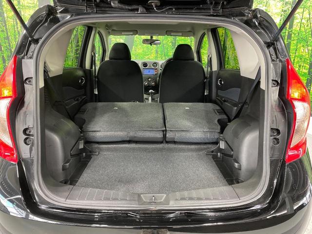 ノート Ｘ　ＤＩＧ－Ｓ　純正ＳＤナビ　バックカメラ　禁煙車　スマートキー　ＥＴＣ　Ｂｌｕｅｔｏｏｔｈ　地デジ　電動格納ミラー　アイドリングストップ　プライバシーガラス　衝突安全ボディ（10枚目）