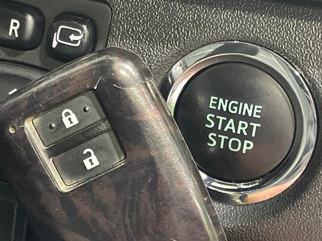 ハイエースバン スーパーGL ダークプライムII ディーゼル SDナビ 後席モニター バックカメラ 衝突被害軽減システム 禁煙車 LEDヘッド ETC オートハイビーム 車線逸脱警報 オートライト オートエアコン Bluetooth CD(7枚目)