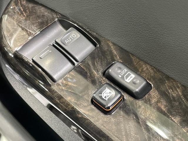 ハイエースバン スーパーGL ダークプライムII ディーゼル SDナビ 後席モニター バックカメラ 衝突被害軽減システム 禁煙車 LEDヘッド ETC オートハイビーム 車線逸脱警報 オートライト オートエアコン Bluetooth CD(34枚目)